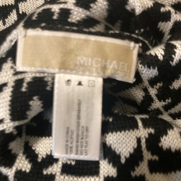 Michael Kors black and white infinity Scarf and matching Beanie Hat NWT - Picture 3 of 3